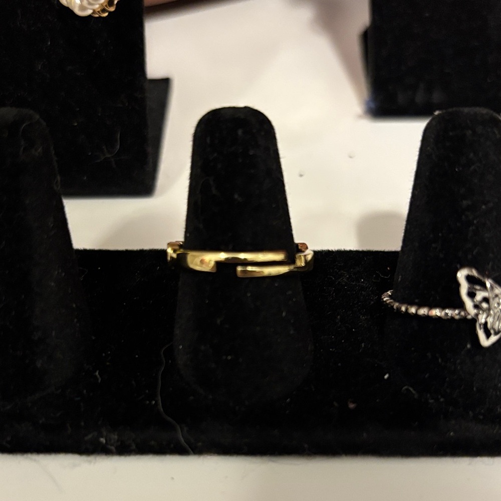 Gold adjustable Heart ring - Picture 2 of 2
